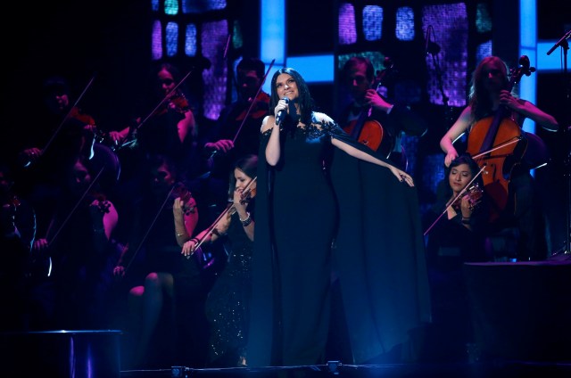 Laura Pausini performs "Lado Derecho Del Corazon" at the 17th Annual Latin Grammy Awards in Las Vegas, Nevada, U.S., November 17, 2016. REUTERS/Mario Anzuoni