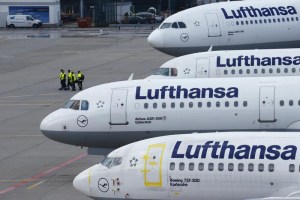 Aerolínea alemana Lufthansa reducirá el 50% de sus vuelos por el coronavirus