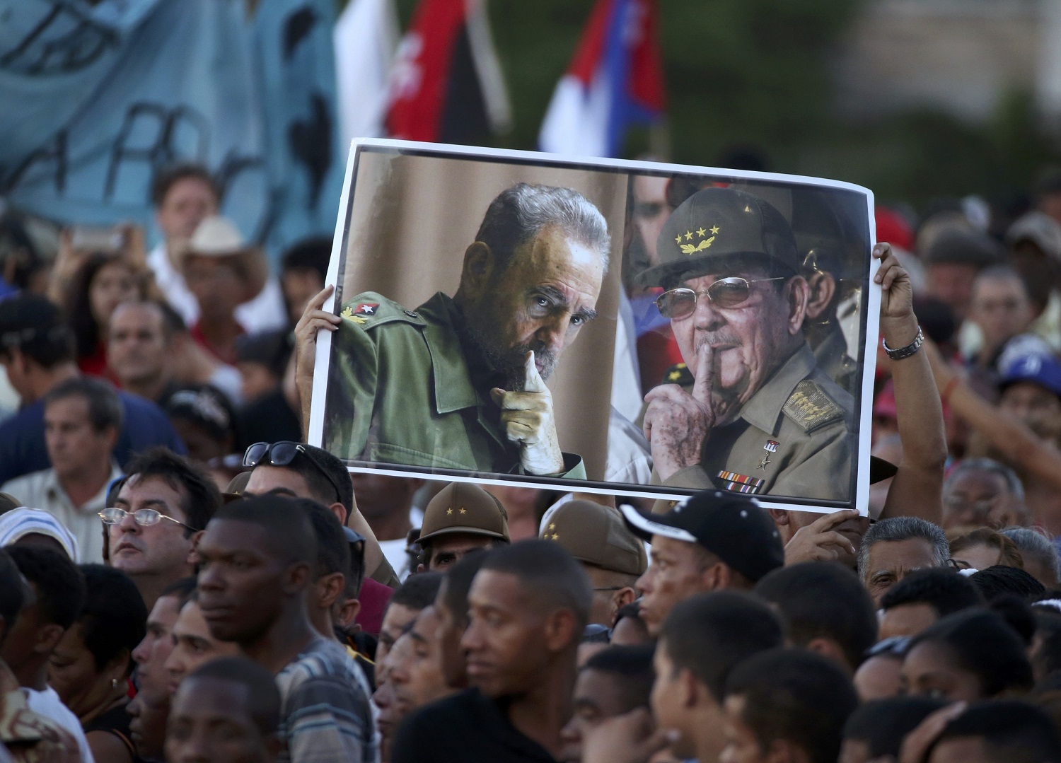 Raúl Castro despide a su hermano Fidel con un paseo por la historia