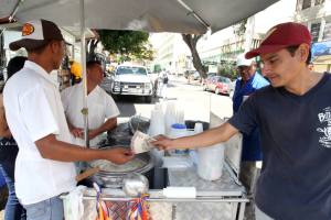 Pequeños comerciantes recibirán billetes de 100 bolívares hasta hoy
