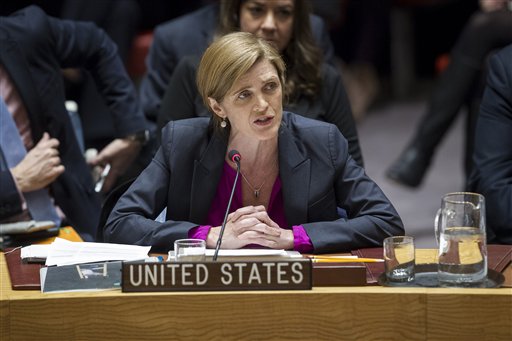 En esta fotografía proporcionada por las Naciones Unidas, Samantha Power, embajadora estadounidense ante la ONU, habla ante el Consejo de Seguridad después de que ese órgano votó para condenar los asentamientos israelíes en Cisjordania y Jerusalén oriental, el viernes 23 de diciembre de 2016 en la sede de la ONU. (Manuel Elías/Naciones Unidas vía AP)