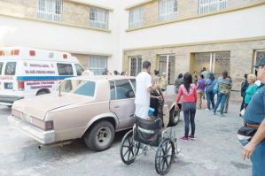 Olivares: En Vargas los pacientes pasan trabajo a la espera de ambulancias ofrecidas por Carneiro