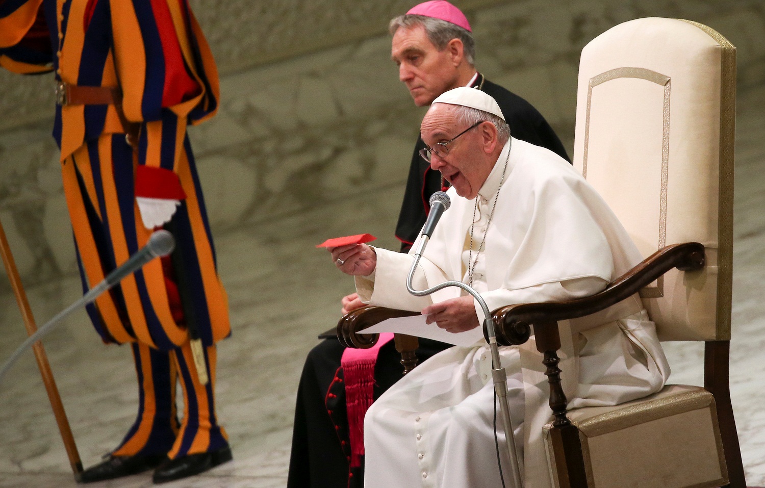 El papa Francisco criticó las falsas esperanzas que proponen los ídolos o adivinos