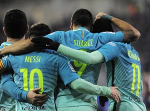 Barcelona sigue a la caza del Real Madrid gracias al trío Messi-Suárez-Neymar