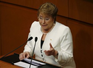 Bachelet cancela asistencia a cumbre de Celac por incendios forestales