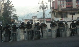 #23Ene: PNB acordona la sede del CNE-Táchira