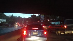 Carretera Panamericana fuertemente congestionada en el Km. 9 este #23Ene