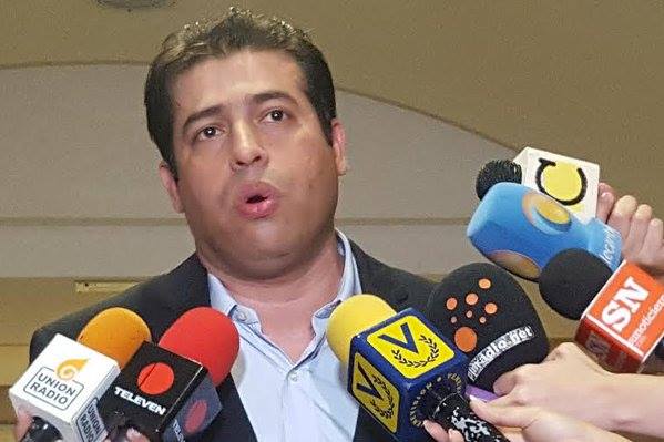 Robert Alcalá: Reemplazo del gobernador Acuña en Sucre es inconstitucional