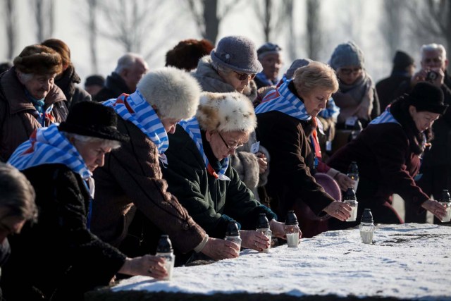 Survivors attend a prayer and tribute ceremony at the Memorial of the Victims at the former Nazi German concentration and extermination camp Auschwitz-Birkenau near Oswiecim, Poland January 27, 2017, to mark the 72nd anniversary of the liberation of the camp by Soviet troops and to remember the victims of the Holocaust. Agency Gazeta/Kuba Ociepa/via REUTERS ATTENTION EDITORS - THIS IMAGE WAS PROVIDED BY A THIRD PARTY. EDITORIAL USE ONLY. POLAND OUT. NO COMMERCIAL OR EDITORIAL SALES IN POLAND