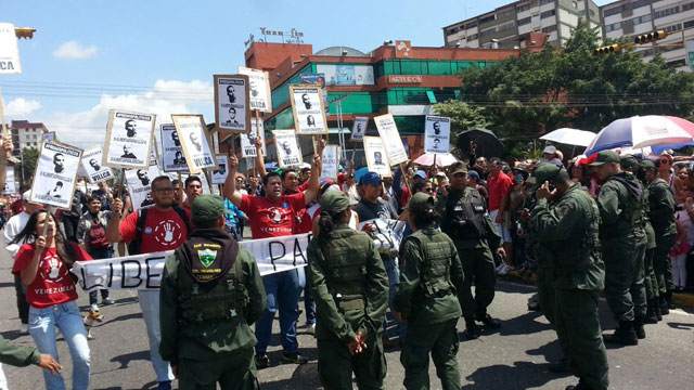 GNB trata de impedir marcha estudiantil en Mérida (Video)
