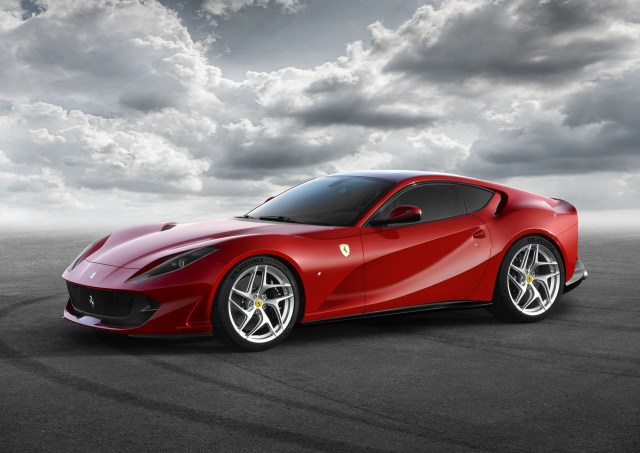 Ferrari 812 Superfast (2)