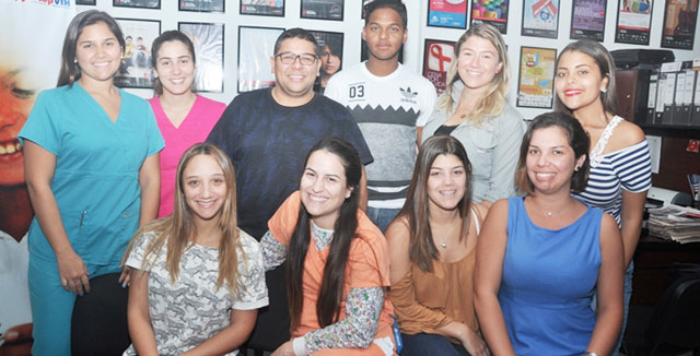 Estudiantes de medicina de la UCV se alistan con StopVIH para servicio comunitario