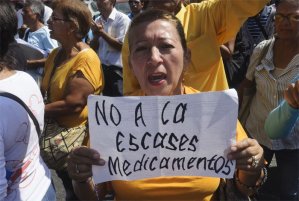Pacientes con enfermedades crónicas protestaron frente al Pastor Oropeza de Barquisimeto