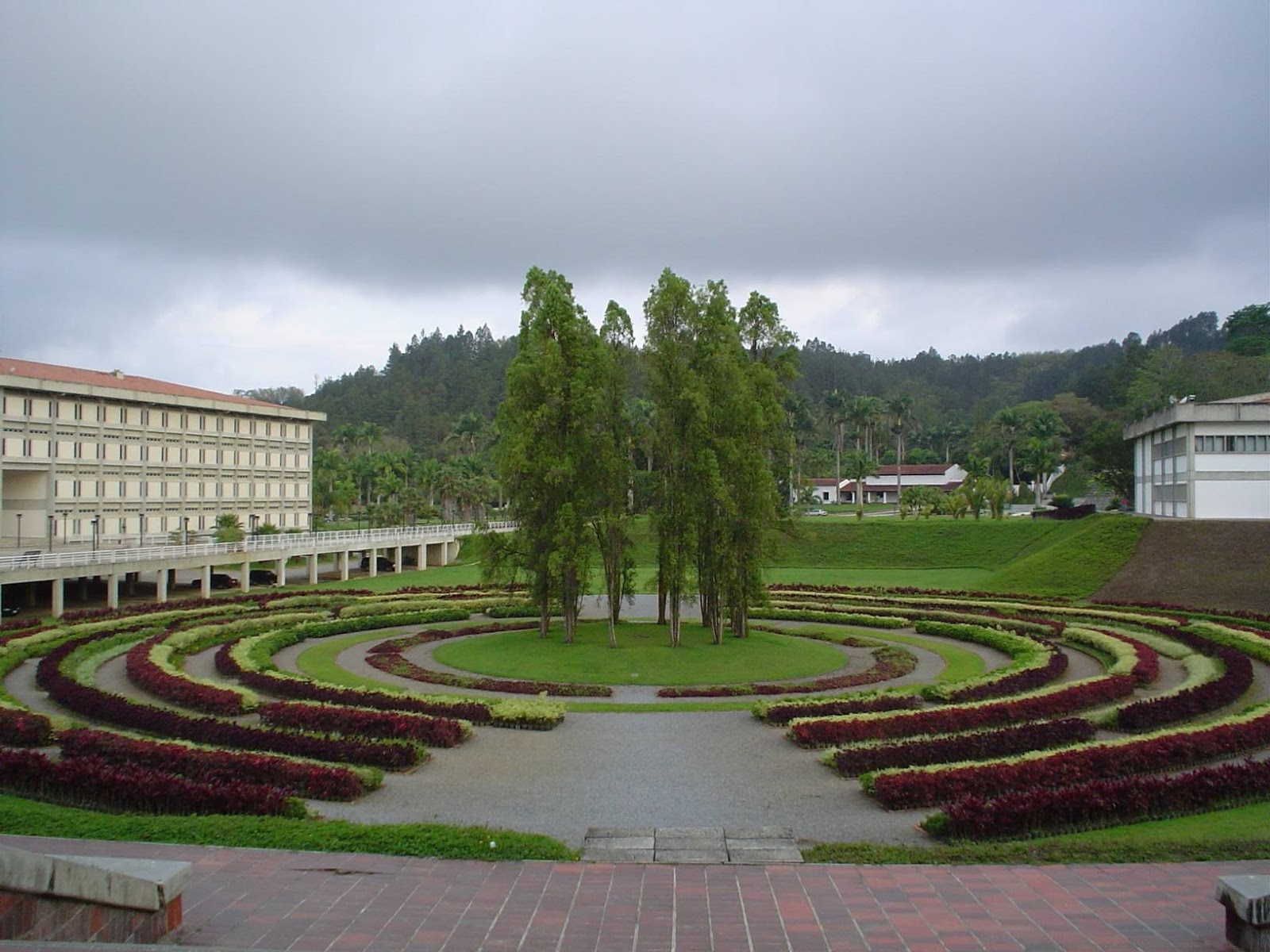 La Universidad Simón Bolívar cumple 40 días sin agua; @HIDROCAPITALca no da respuesta