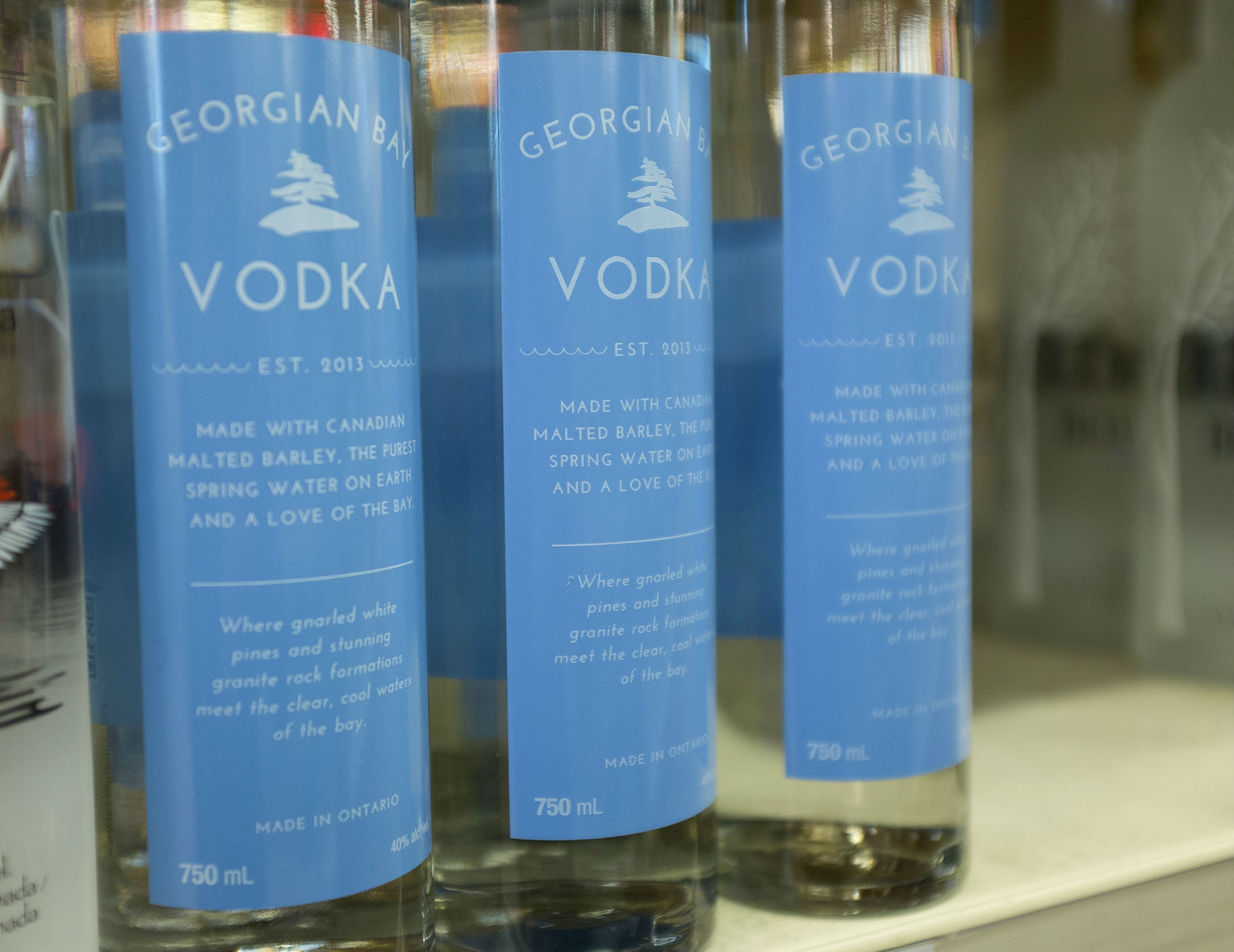¡Cirrosis hepática inmediata! Una marca de vodka deberá retirar botellas con 81% de grado alcohólico