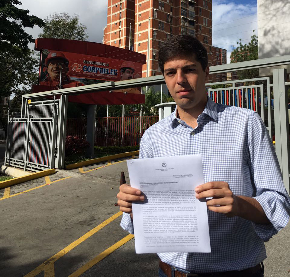 Andrés Schloeter denunció que de 124 faros que hay de Petare a Los Ruices, 84 están dañados