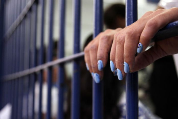 ¡Por abusadora! Condenan a 14 años de prisión a una mujer por violar a un niño