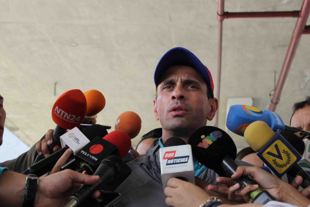 20170315-capriles-Reunion PJ-la pizarra (15)