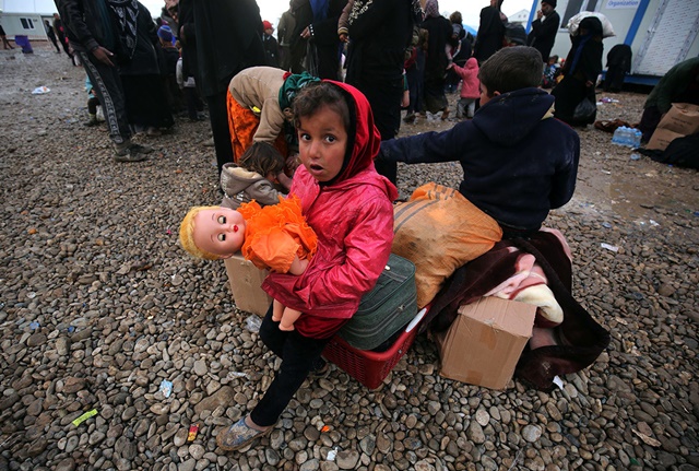 Una niña iraquí en el campamento de Hamam Al-Alil, al sur de Mosul