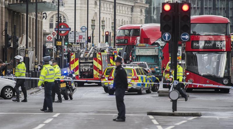 Las aterradoras imágenes del atentado en Londres (FOTOS)