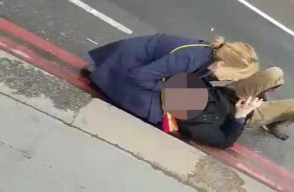 Terror en Londres: Video graba el carro atropellando y a una mujer saltando al Támesis