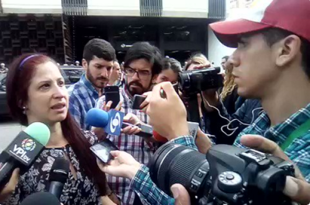 Elyangelica Gonzalez llorando