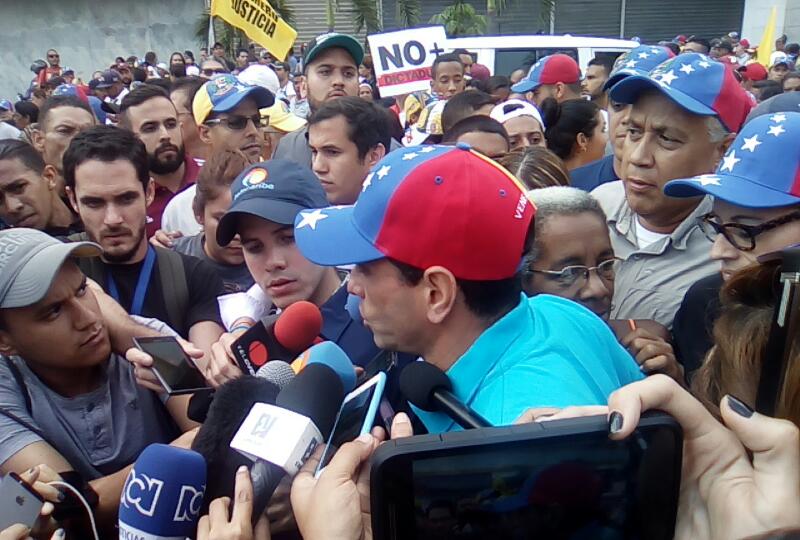 Capriles anuncia que marcharán hasta la Defensoría del Pueblo este #6Abr