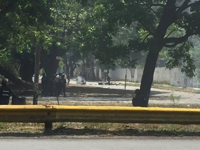 Foto: rotestan en la autopista del Este a la altura de Mañongo en Carabobo / Randolfo 