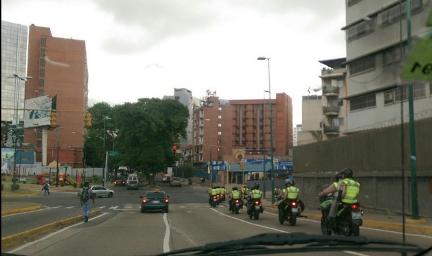 PNB por las calles de Plaza Venezuela / Foto @yolybp