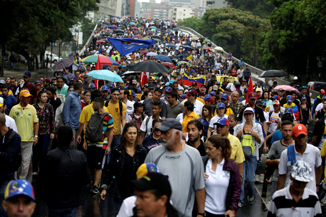 NYT: Venezuela sigue cumpliendo con su deuda pero el riesgo de impago aumenta