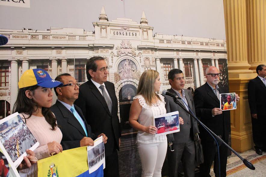 Desde el Congreso de Perú venezolanos llaman a unirse a la protesta del #19Abr