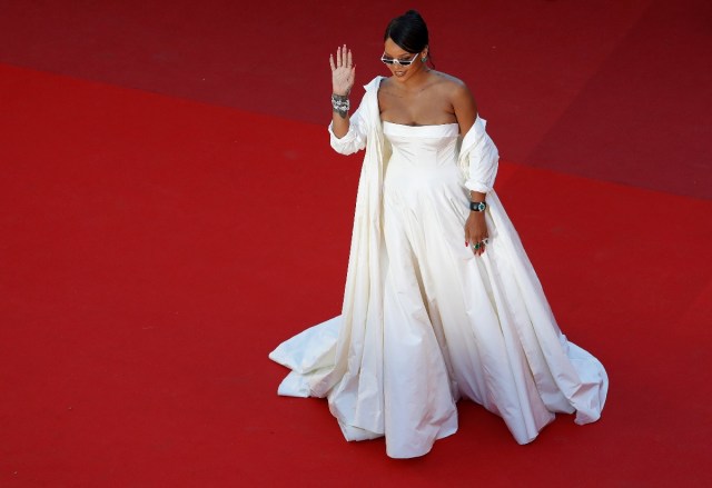 70th Cannes Film Festival - Screening of the film "Okja" in competition - Red Carpet Arrivals - Cannes, France. 19/05/2017. Singer Rihanna poses. REUTERS/Eric Gaillard