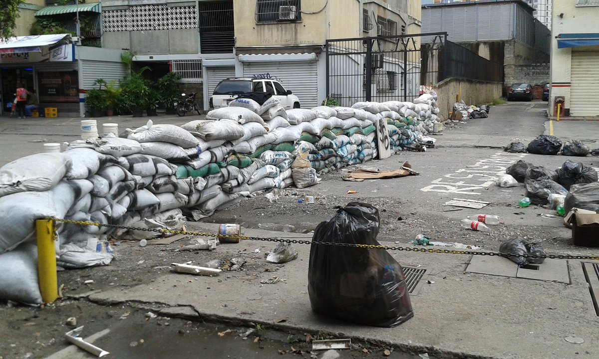 Reportan barricadas en Colinas de Bello Monte #24May
