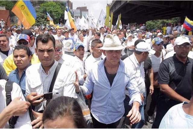 Diputado Carlos Lozano