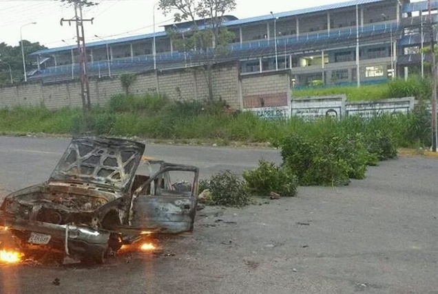 Trancan con barricadas varias vías en Táchira #29May