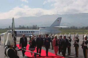 Chuleo cubano en acción: Vicepresidente de Cuba llega a Ecuador en avión de Pdvsa (FOTO)