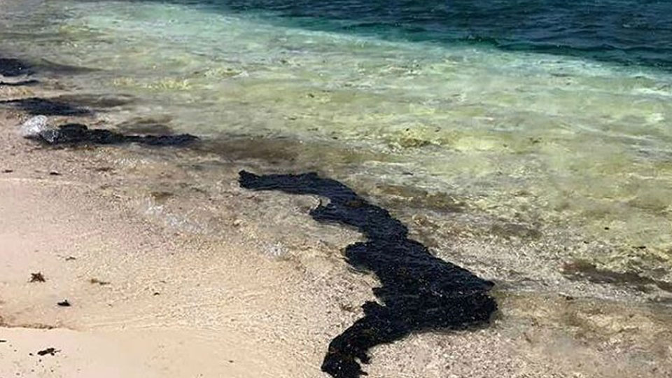Derrame petrolero afectó playas venezolanas