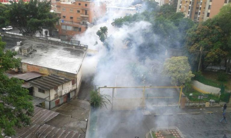 Lacrimógenas contra manifestantes en El Paraíso #15May