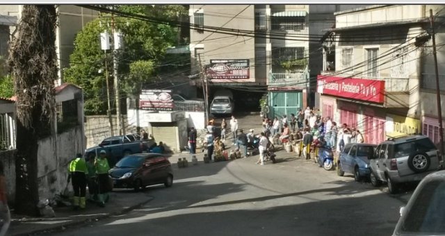 Foto: Protesta en el Pueblo de Baruta por la escasez de gas doméstico / Cortesía