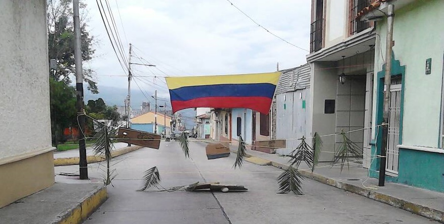 Protestas mantienen cerradas varias calles en Mérida #29Jun