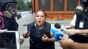 PNB robó a periodista Mary Trini Mena y agredió a su equipo de prensa en Altamira (VIDEO)