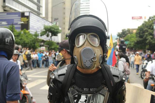 Oposición marcha desde Plaza Altamira al CNE este #7Jun / Foto Eduardo Ríos -LaPatilla.com