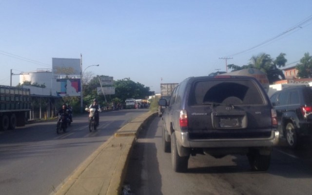 Tranca en Cagua, carretera Nacional Nacional / Foto @ServicioVialFM