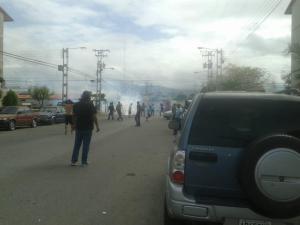 Enfrentamiento entre manifestantes y GNB en Maracay tras trancazo #26Jun