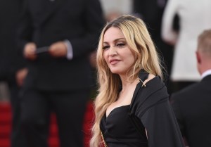 Un juez detuvo subasta de objetos personales de Madonna