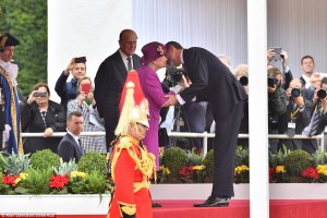 Isabel II recibe oficialmente a los Reyes de España (fotos)