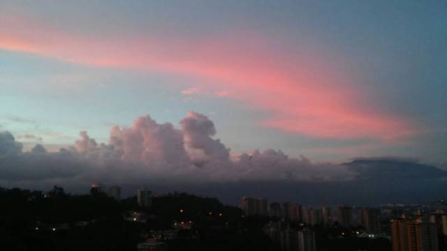 Atardecer en Caracas. Foto: Cortesía