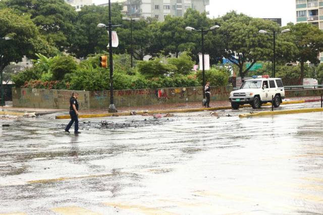 Zona afectada en Altamira este #30Jul tras la explosión de un artefacto / Foto: Wil Jiménez 