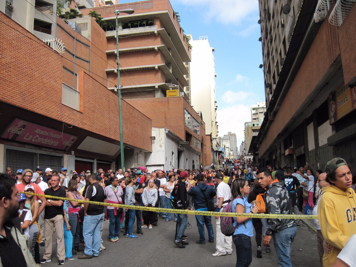 Otra noche de terror viven vecinos de La Candelaria y avenida Panteón gracias a la GNB y PNB (Videos)
