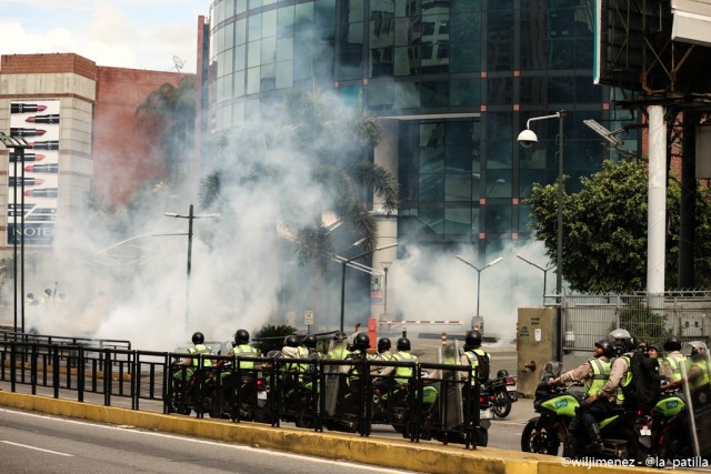 Cuerpos de seguridad hicieron del Sambil su nueva "cámara de gas". Foto: Will Jiménez / LaPatilla.com